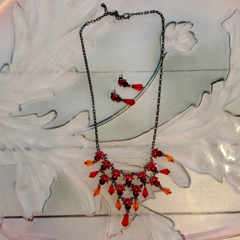 Vintage Chandelier Necklace w/Matching Earrings